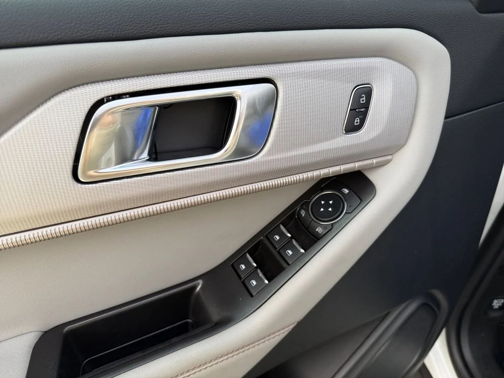 2026 Ford Explorer Active - Photo 11