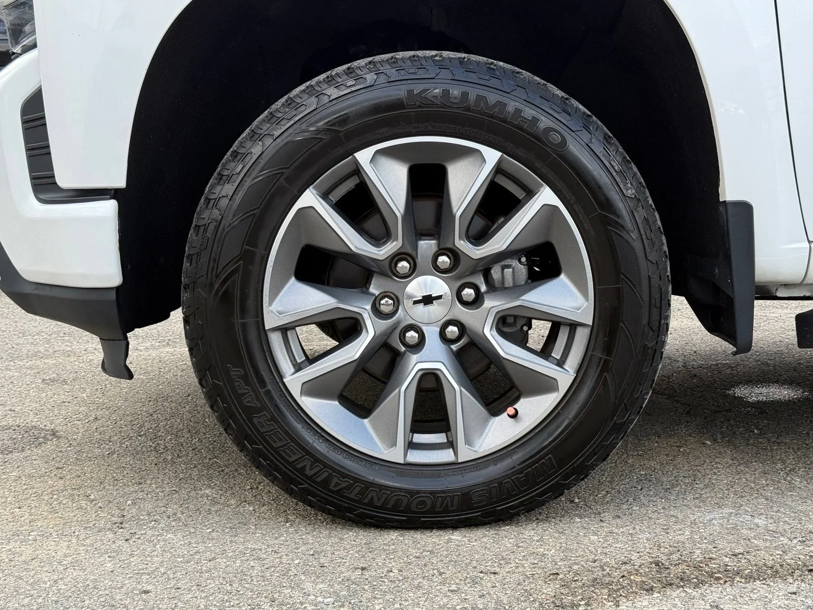Used 2019 SUMMIT WHITE Chevrolet RST image 11