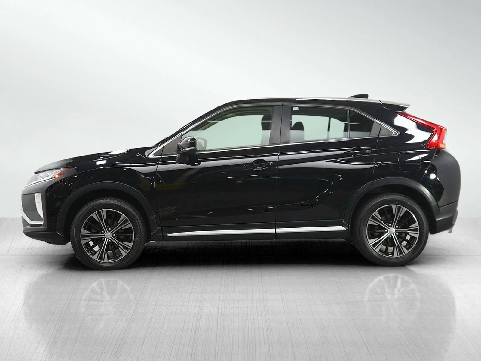 Used 2018 Mitsubishi Eclipse Cross SE with VIN JA4AT5AAXJZ065445 for sale in Burnsville, Minnesota