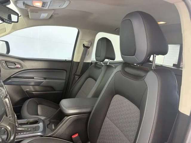 Used 2019 White Chevrolet Z71 image 14
