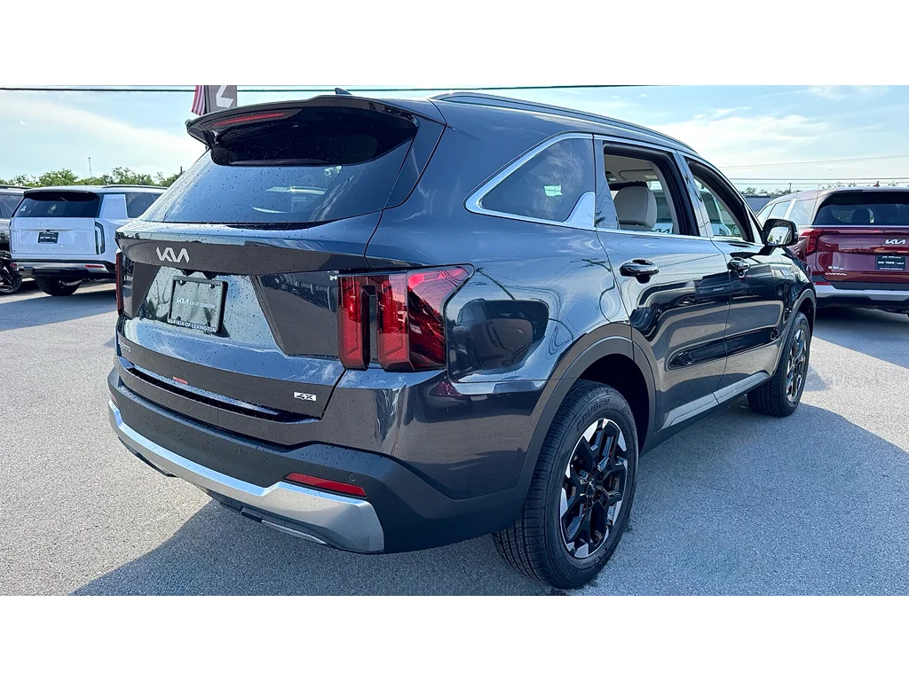 New 2026 Gry Kia S image 4