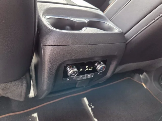 Used 2024 White GMC AT4 image 9