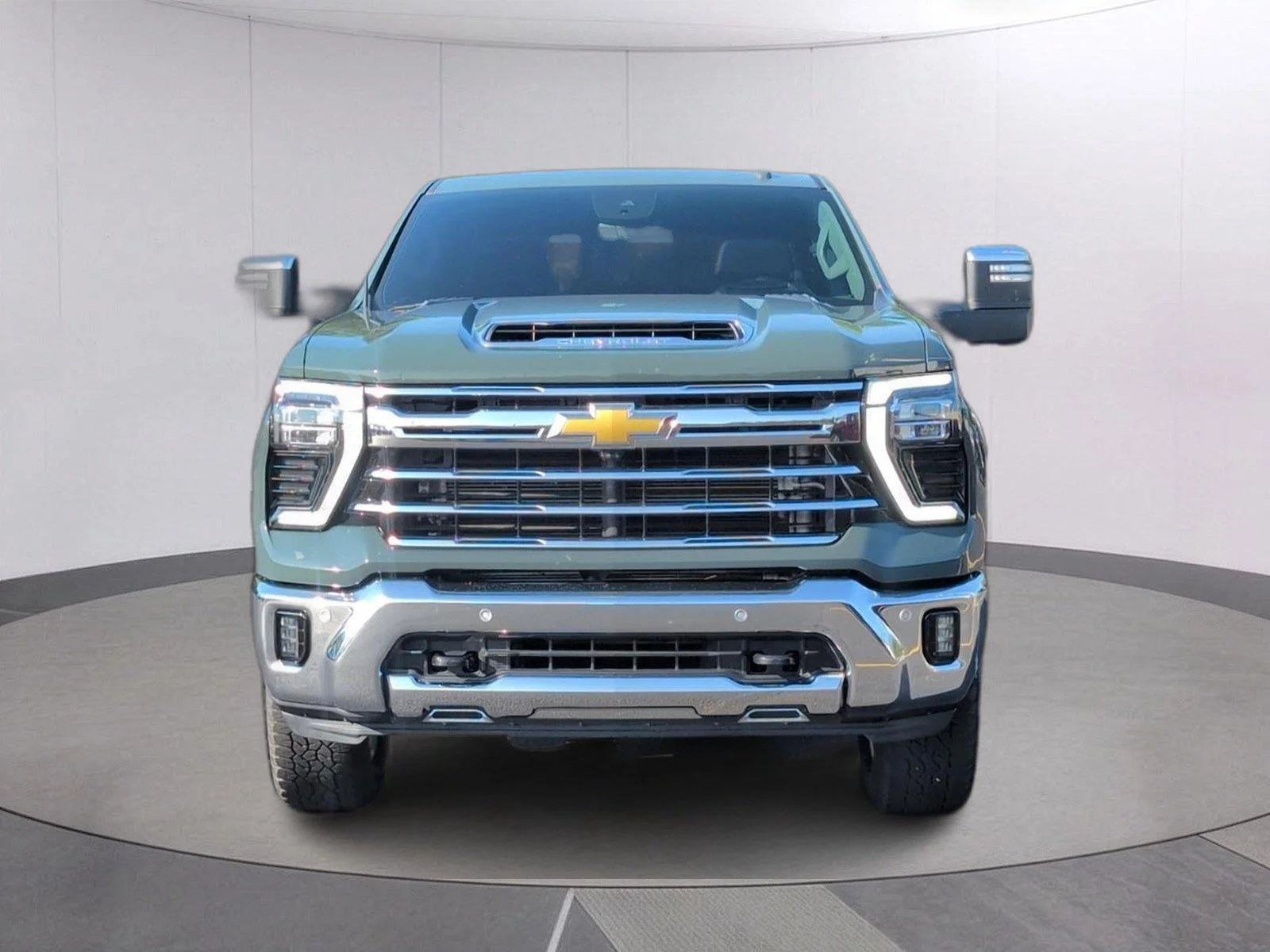 Used 2025 Cypress Gray Chevrolet LTZ image 9