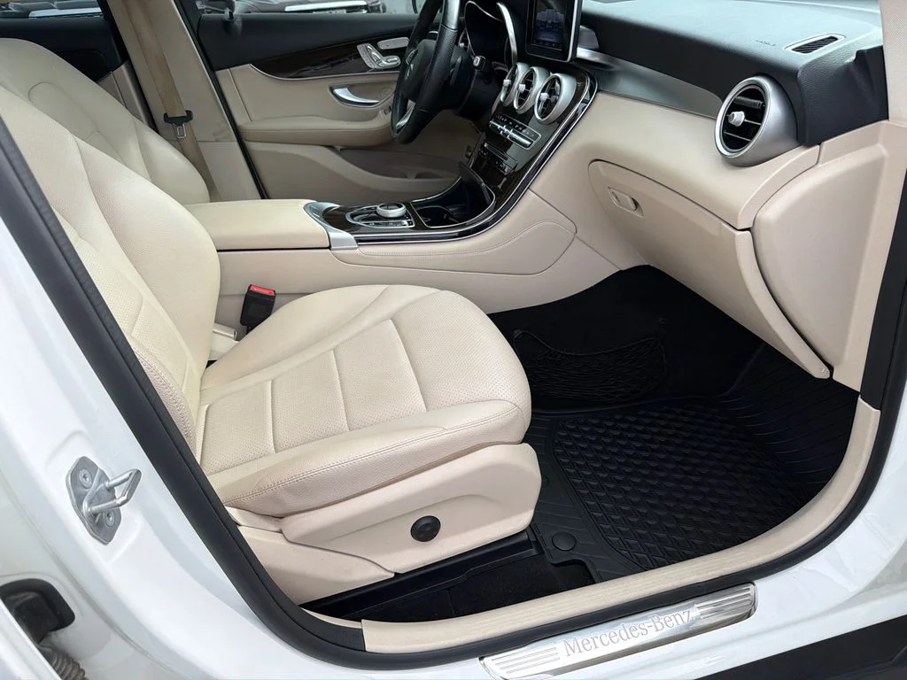 Used 2019  Mercedes-Benz GLC 300 image 13