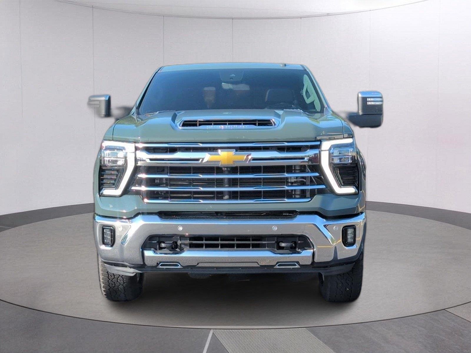 Used 2025 Cypress Gray Chevrolet LTZ image 9