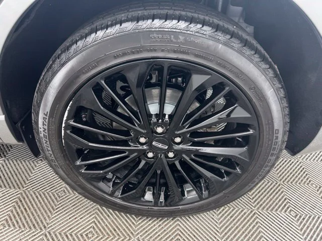 Used 2023 Silver Lincoln Standard image 10