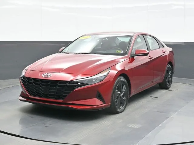 Used 2023 Red Hyundai SEL image 1
