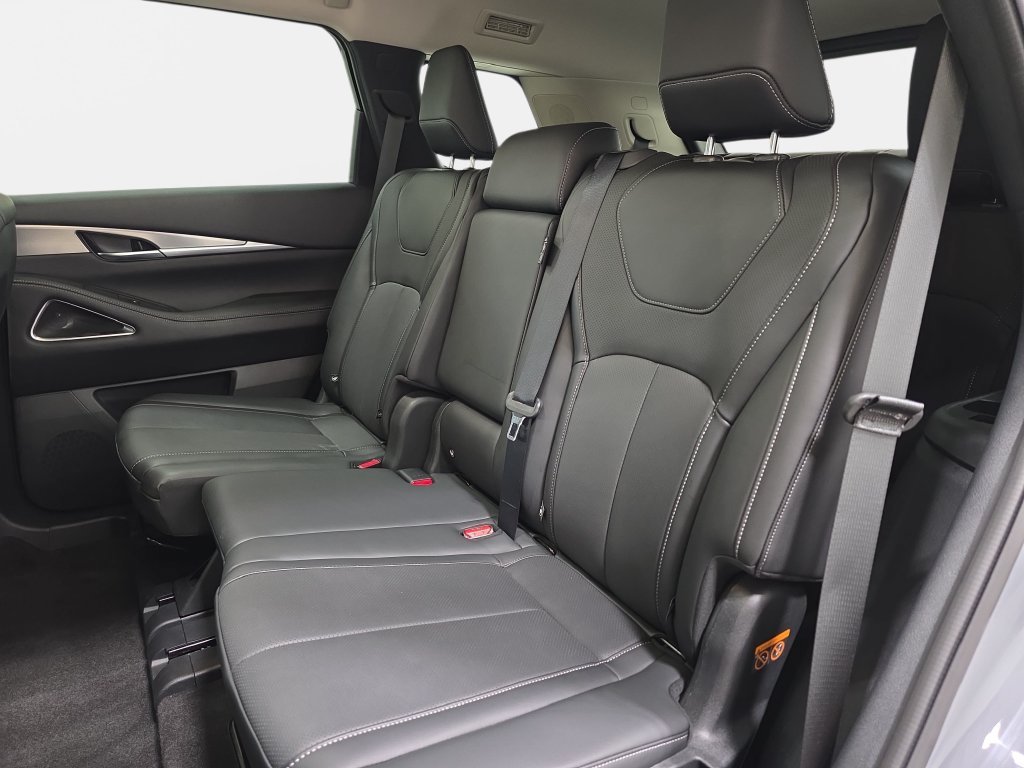 Certified Used 2027 Harbor Gray INFINITI LUXE image 11
