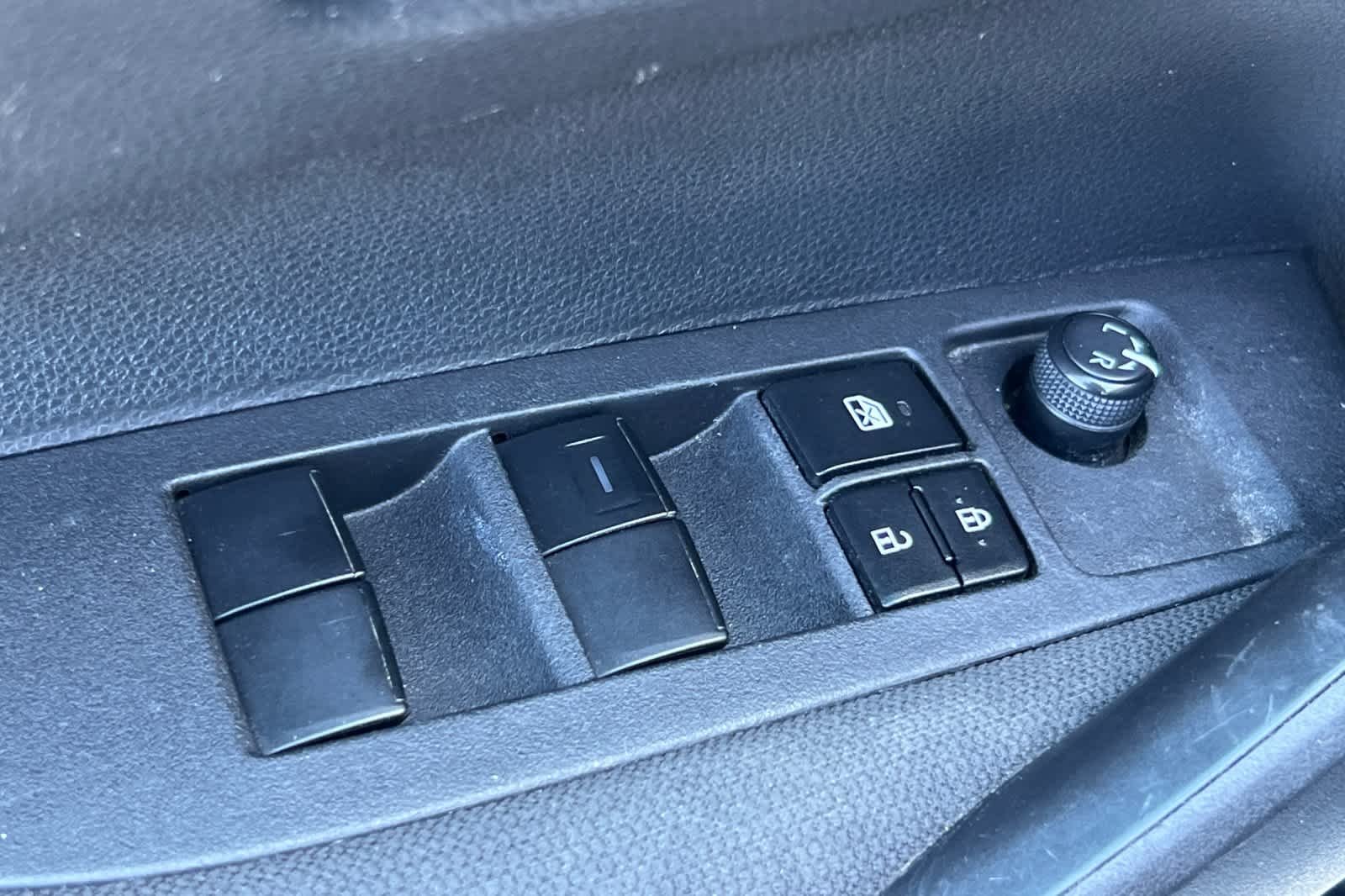 2023 Toyota Corolla LE - Photo 13