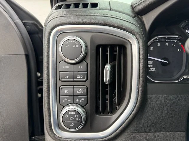 Used 2020 Black GMC SLT image 32