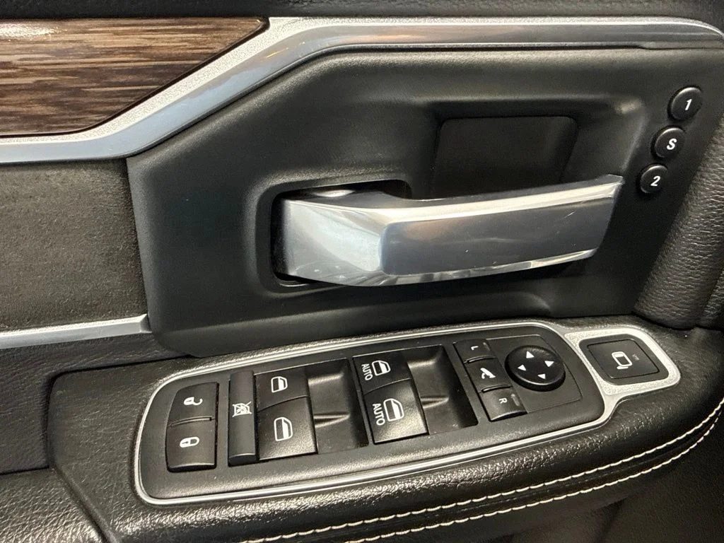 Used 2019 Blue Ram Laramie image 15