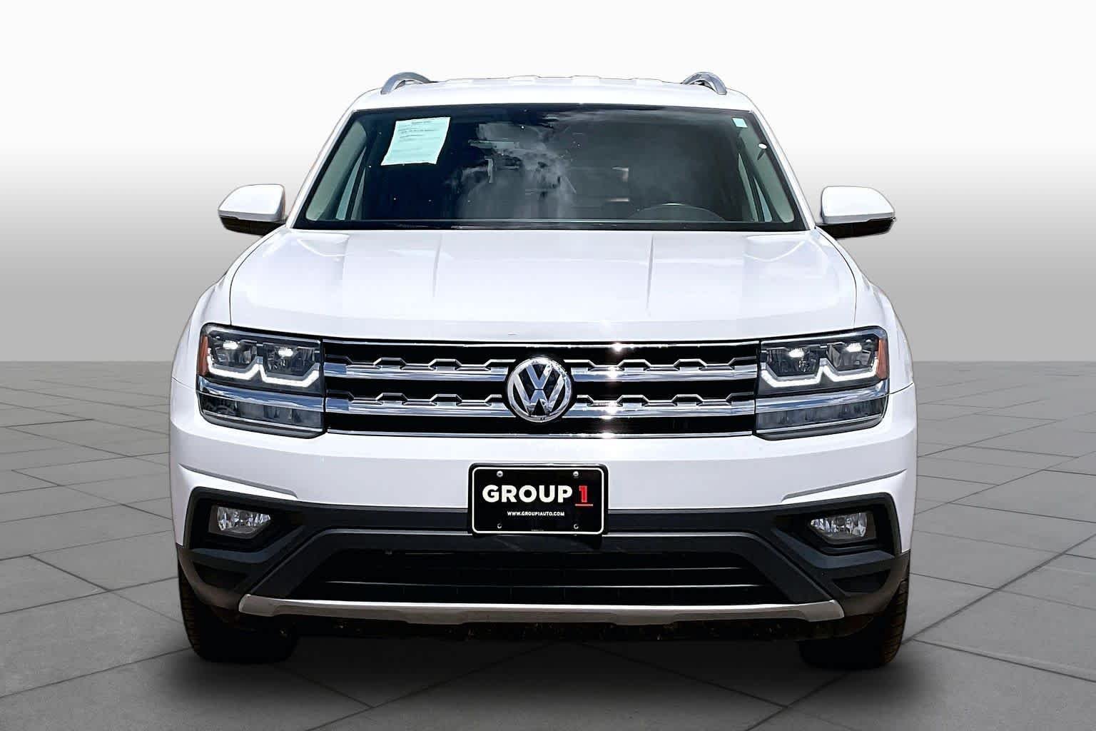 Used 2019 Pure White Volkswagen 3.6L V6 SE w/Technology image 4