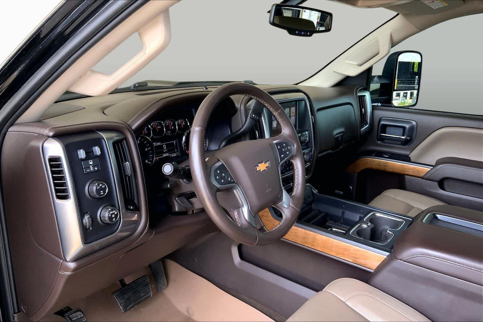 Used 2015 Black Chevrolet LTZ image 17