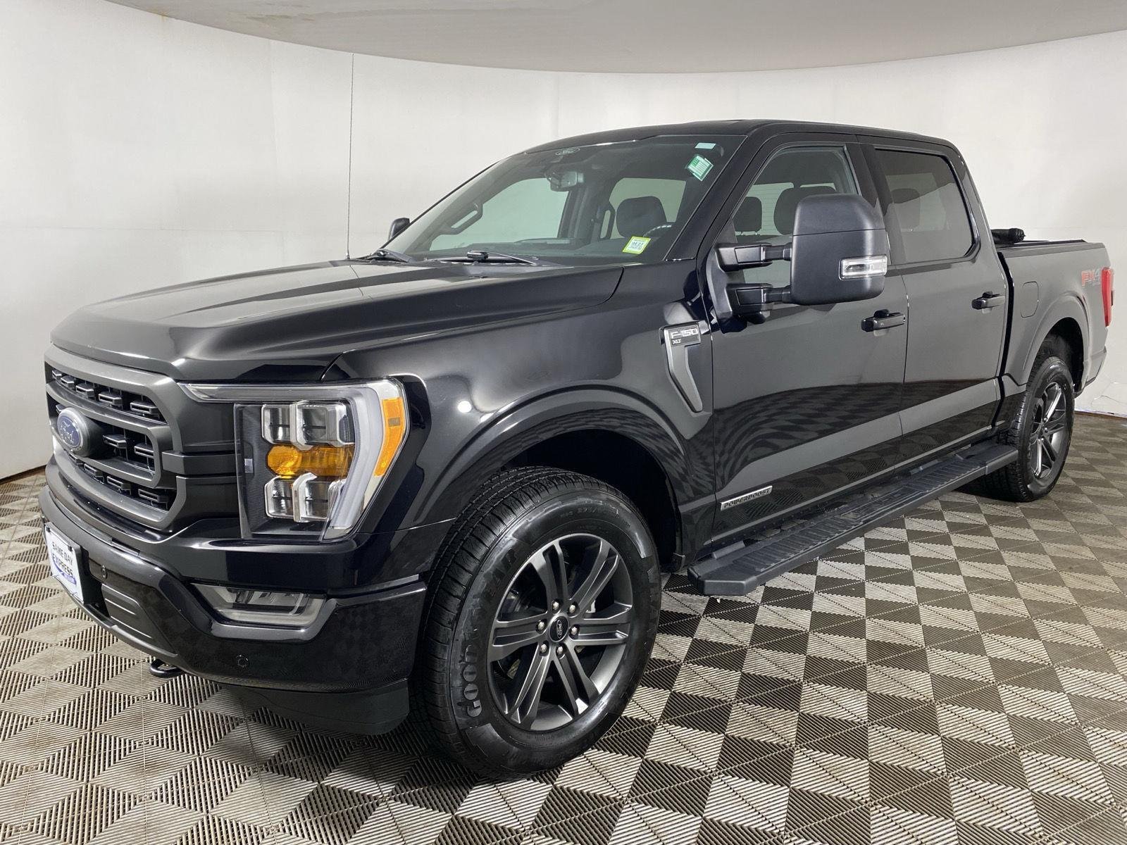 Used 2021 Black Metallic Ford XLT image 3
