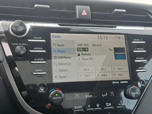 2020 Toyota Camry XLE - Photo 20
