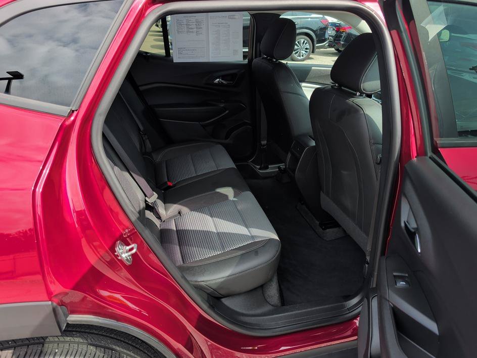 Used 2025 Crimson Metallic Chevrolet LT image 13