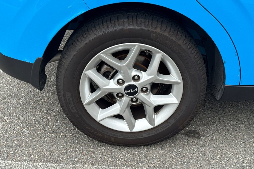 Used 2023 Blue Kia S image 5