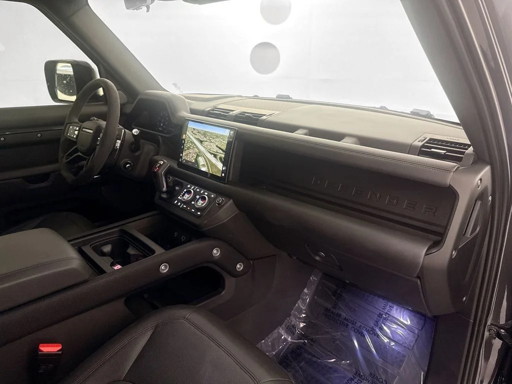 Certified Used 2024 Gray Land Rover V8 image 28