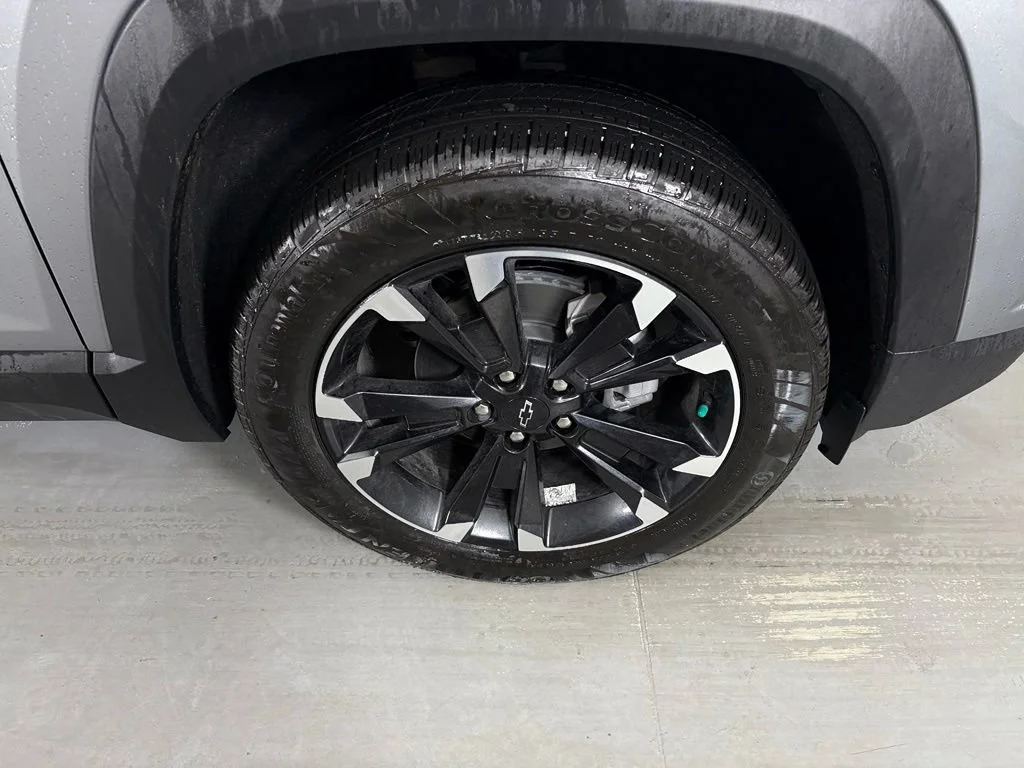 2027 Chevrolet Equinox RS - Photo 12