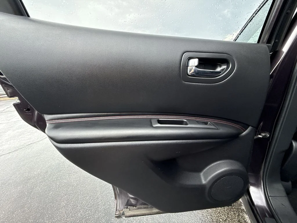 Used 2013 Black Nissan SL image 23
