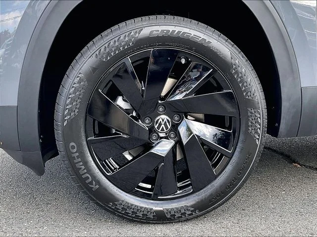 New 2026 Gray Volkswagen SE w/Technology image 16
