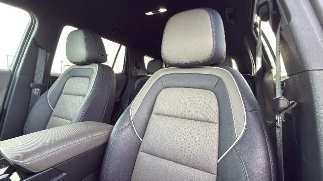 2025 Chevrolet Equinox LT - Photo 11