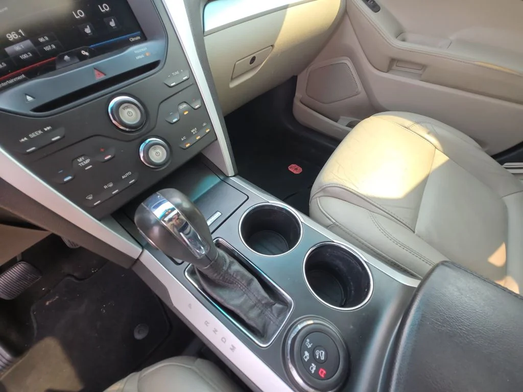 Used 2012 White Ford XLT image 18