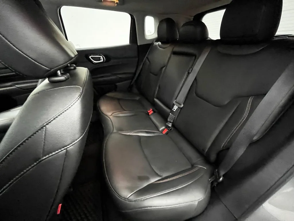 Used 2022 Gray Jeep Trailhawk image 39