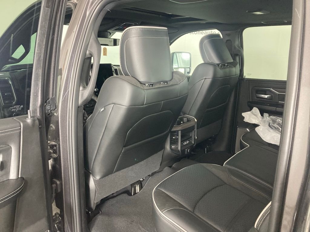 New 2026 Granite Crystal Metallic Clear-Coat Exterior Paint RAM Laramie image 16