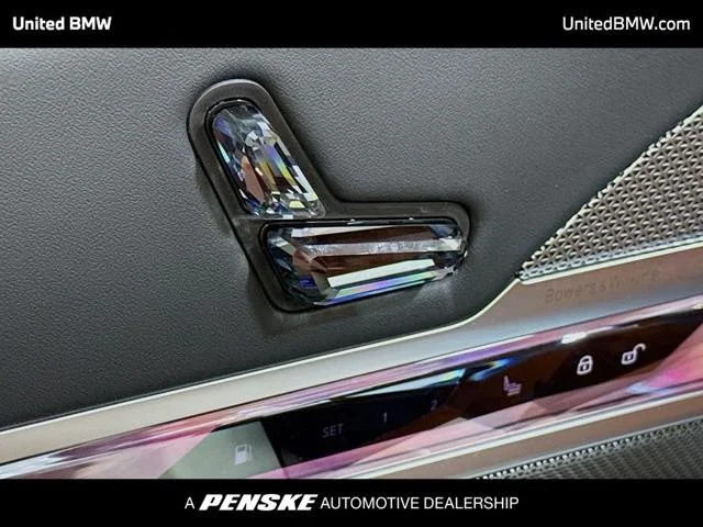 New 2026 Mineral White Metallic BMW 7 Series image 4