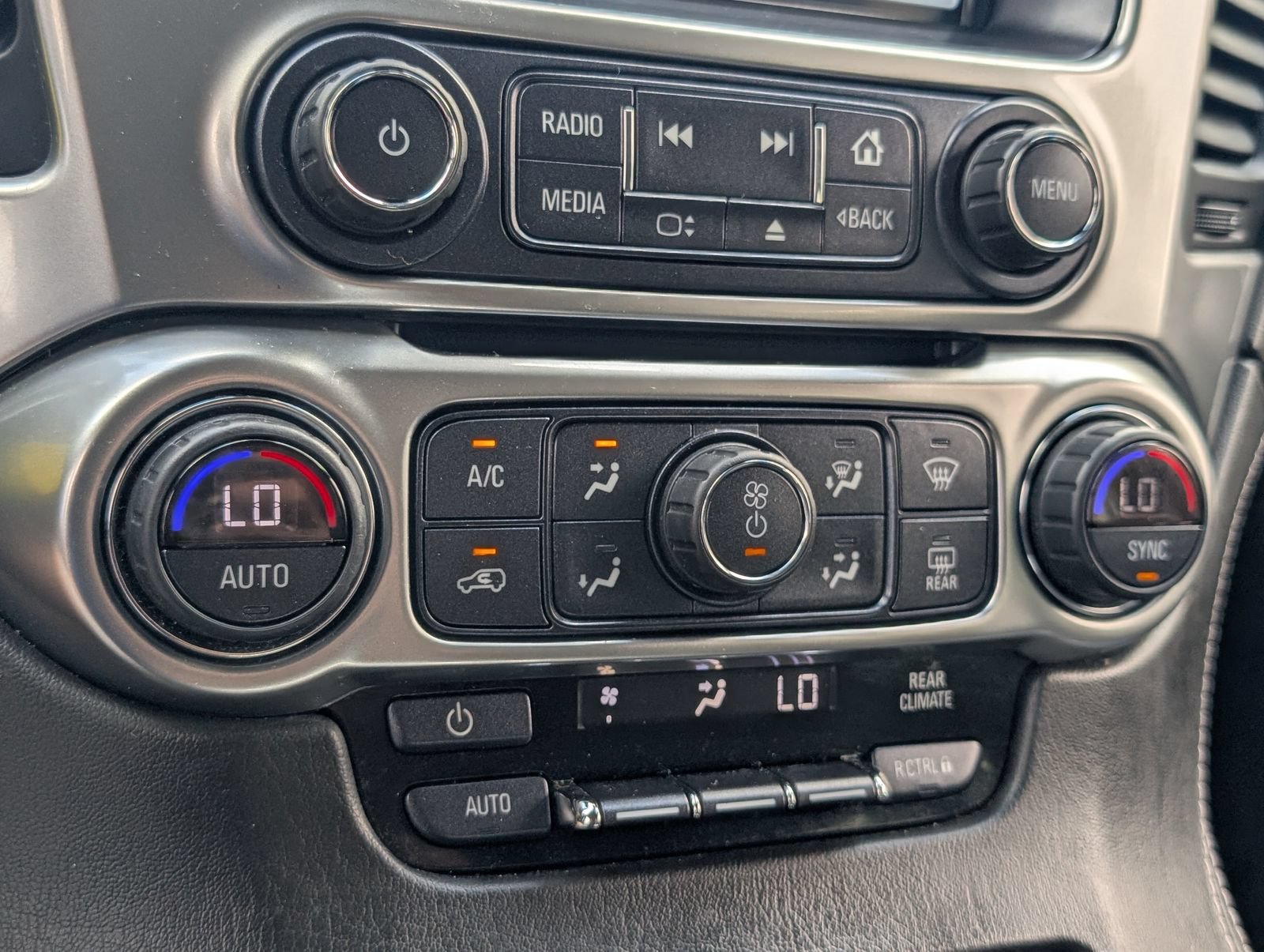 Used 2020 SHADOW GRAY METALLIC Chevrolet LS image 22
