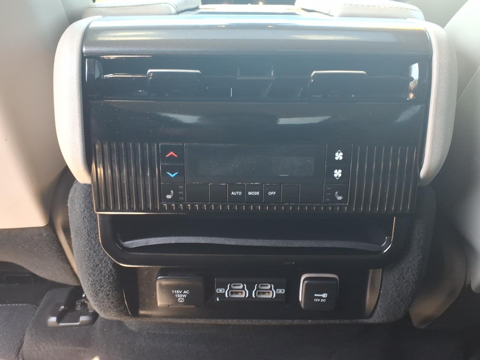 Certified Used 2023 White Jeep Base image 19