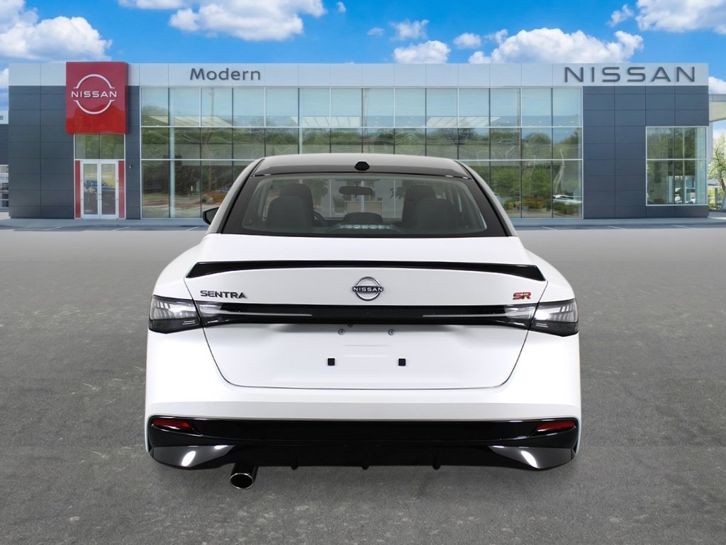 New 2027 Aspen White Tricoat/Super Black Nissan SR image 4