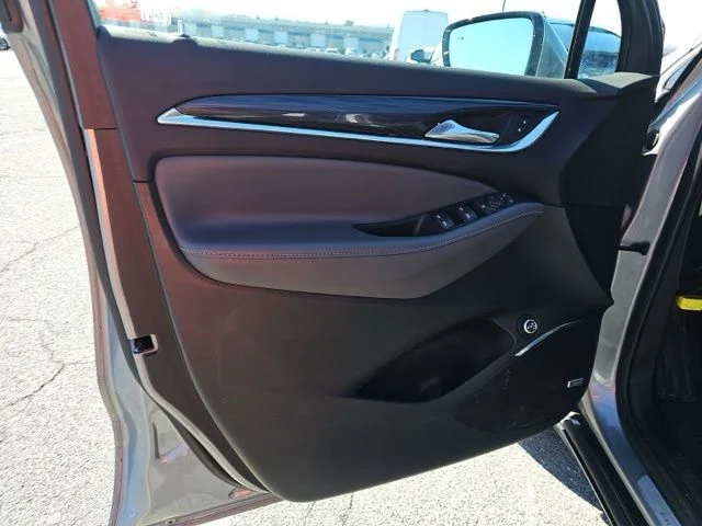 Used 2023  Buick Essence image 33
