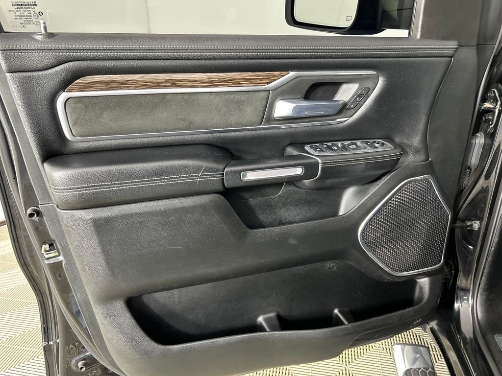 Used 2020 Black Ram Laramie image 12