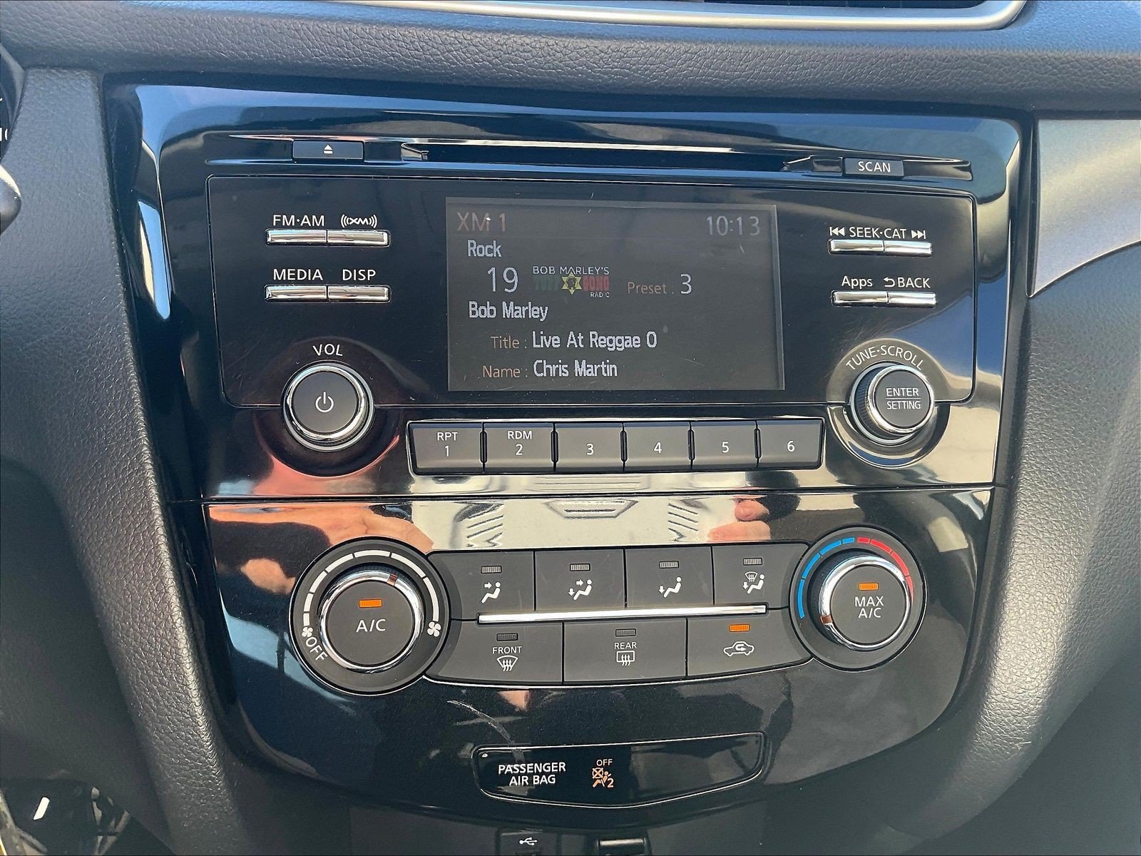 Used 2015 Silver Nissan S image 16