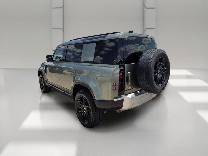 Used 2025 GREEN LAND ROVER 110 P300 S image 3