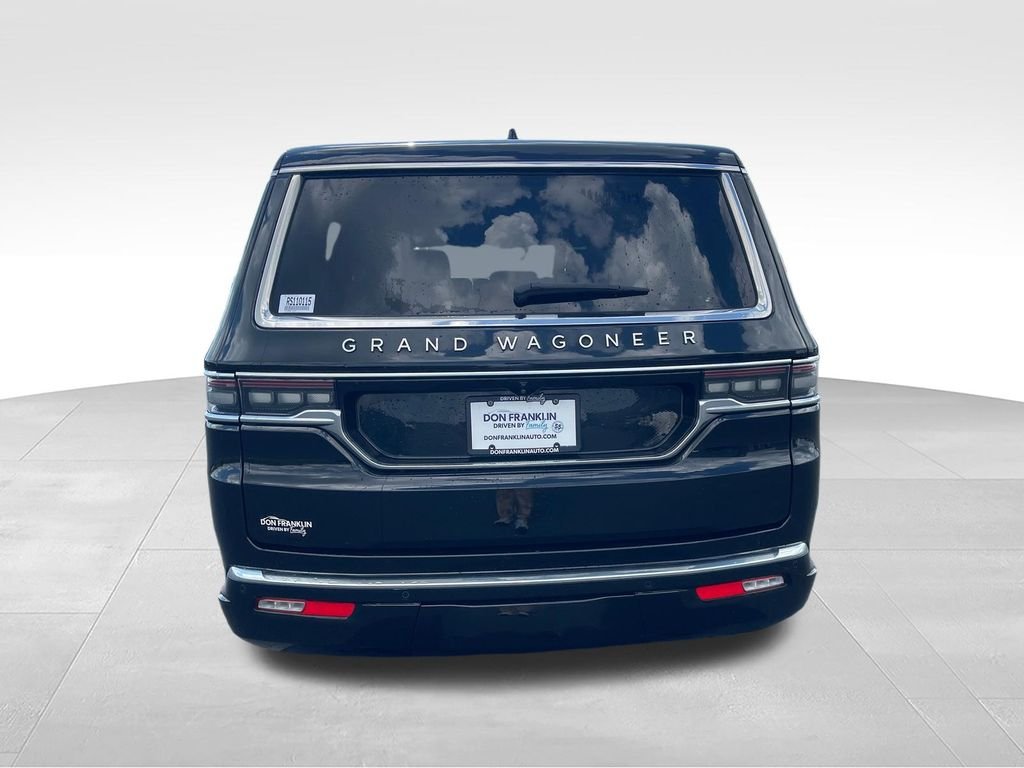 Used 2024 Black Jeep Base image 4