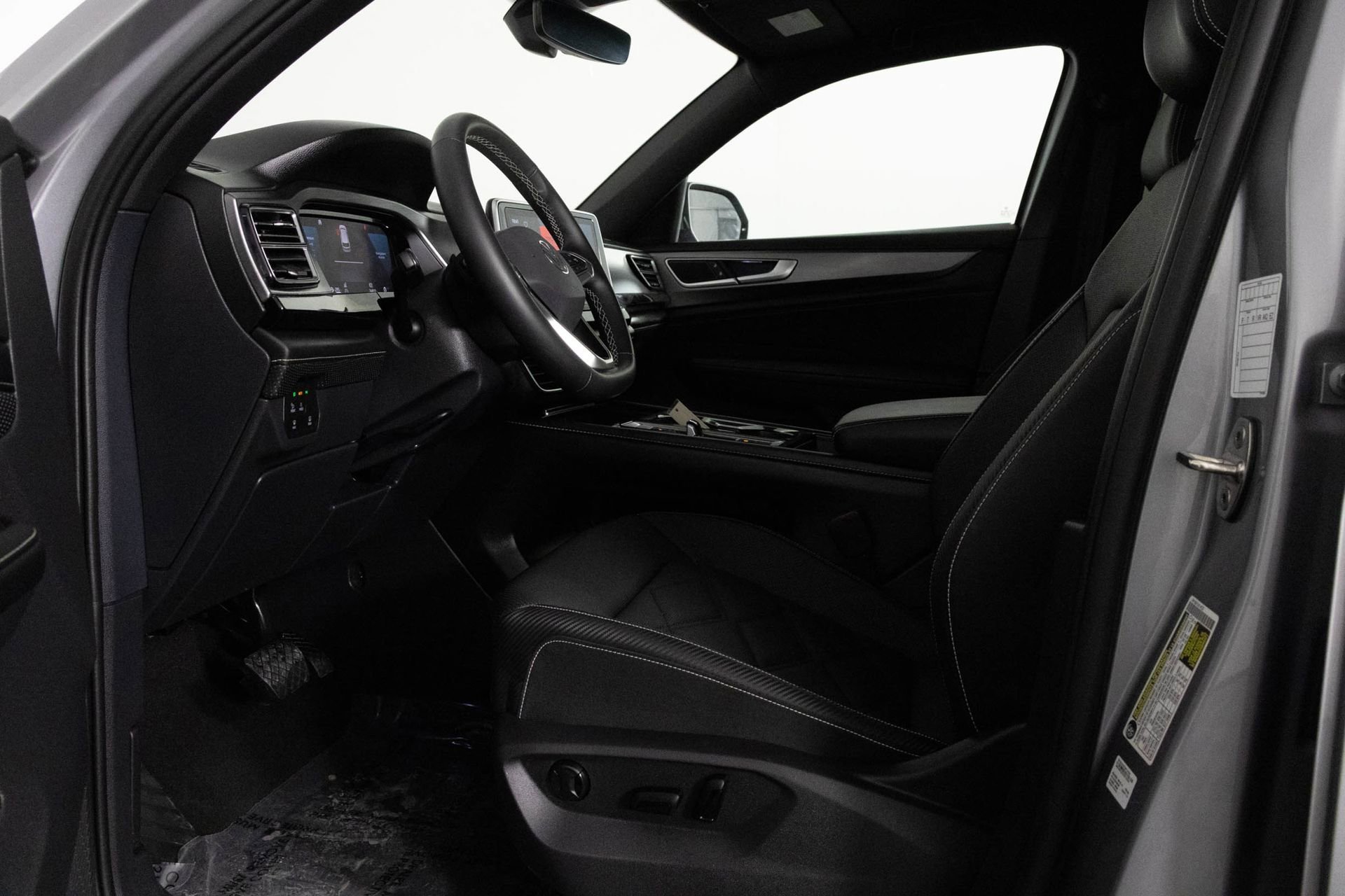 2025 VOLKSWAGEN ATLAS CROSS SPORT - Image 17