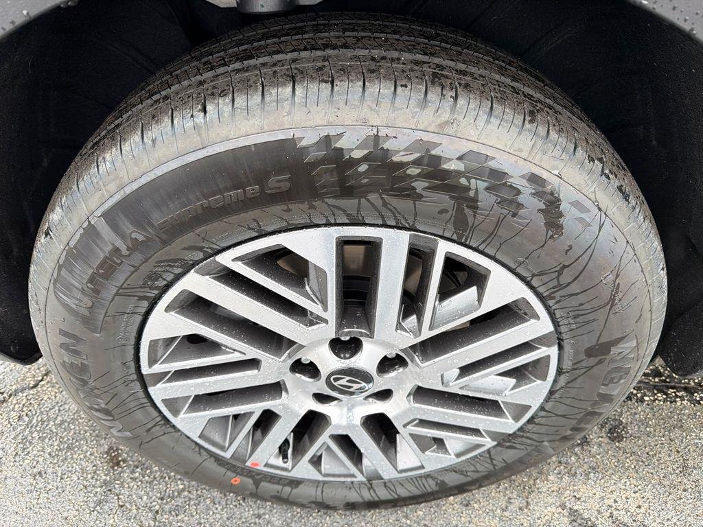 New 2026 Black Hyundai SEL Premium FWD image 17