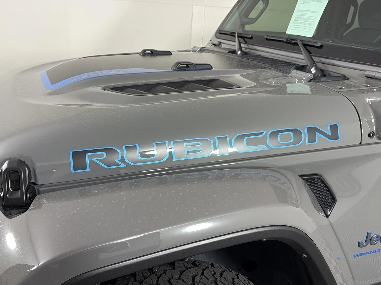 Used 2023 Sting-Gray Clearcoat Jeep Rubicon image 12