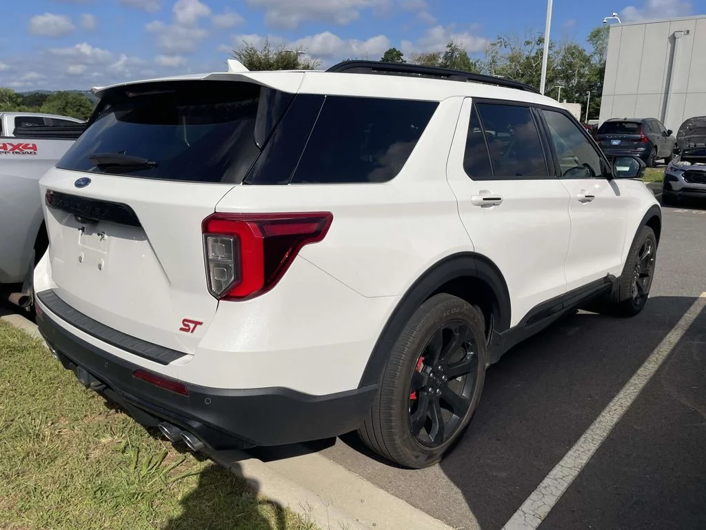 Used 2023 Star White Metallic Tri-Coat Ford ST image 4