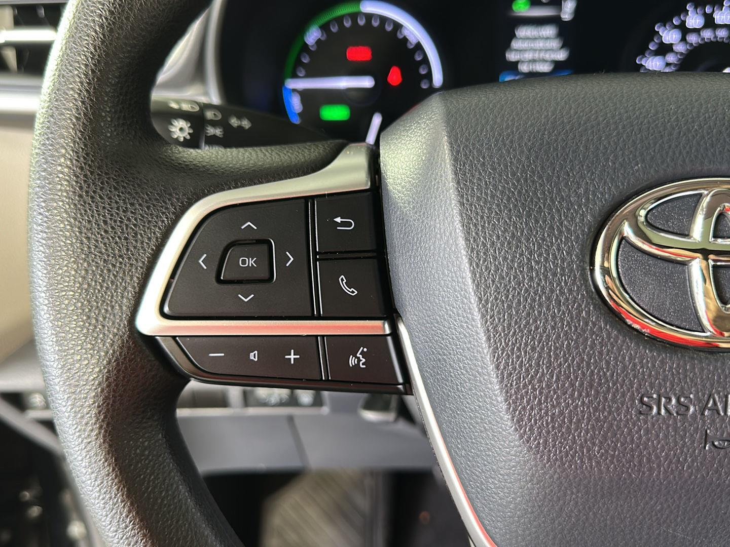 Used 2021 Midnight Black Metallic Toyota LE image 15