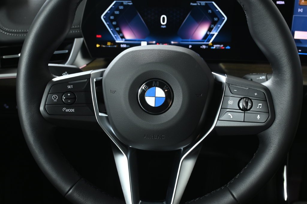 Used 2026 Black BMW xDrive28i image 19