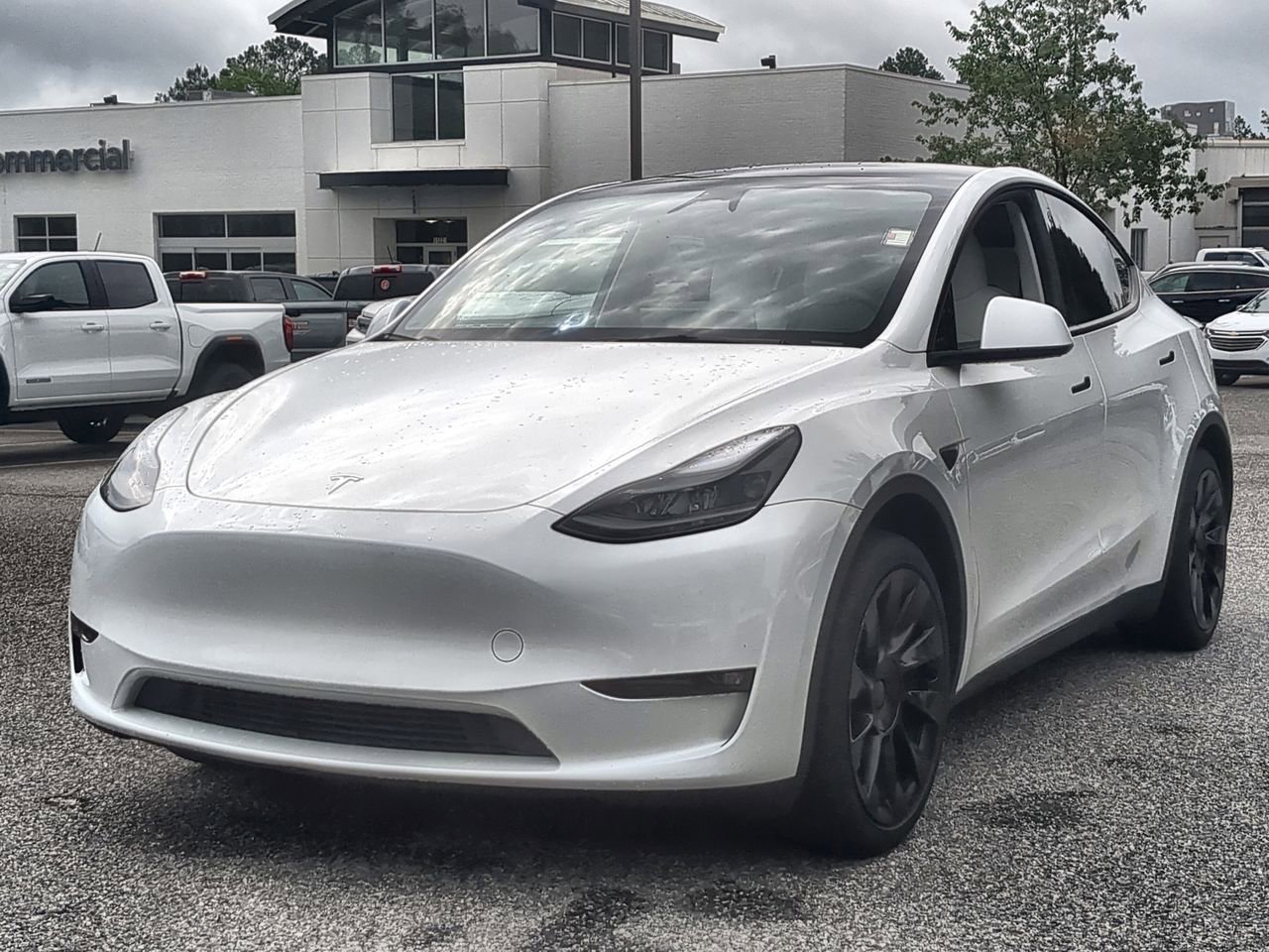 2023 Tesla Model Y Rear Wheel Drive's photo
