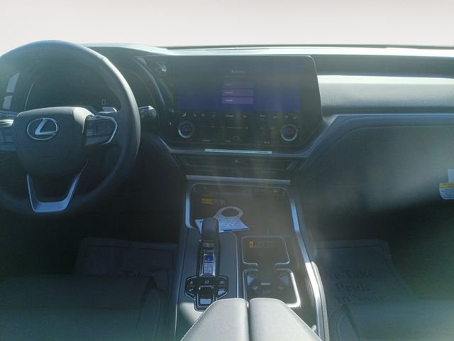 2026 Lexus TX 550h+ - Photo 10