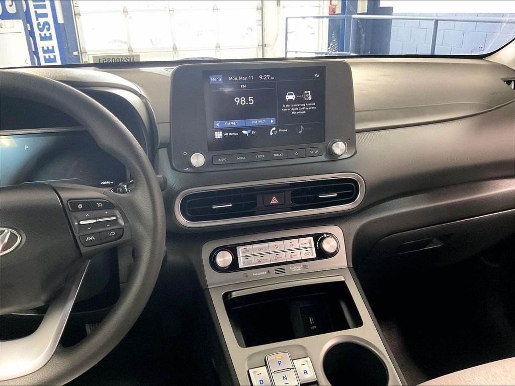 Used 2023 Gray Hyundai SE image 18