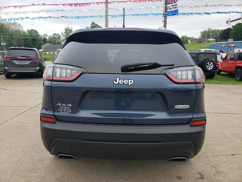 Certified Used 2021 Slate Blue Pearlcoat Jeep Latitude Lux image 4