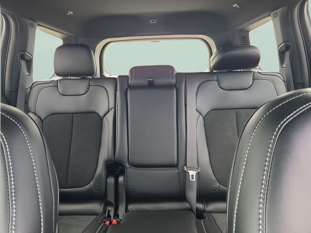New 2026 Baltic Gray Metallic Clear-Coat Exterior Paint Jeep Laredo image 10