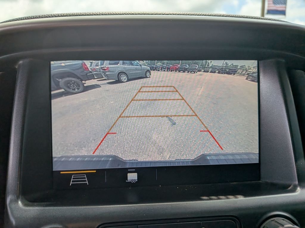 Used 2021 Gray Chevrolet Z71 image 24